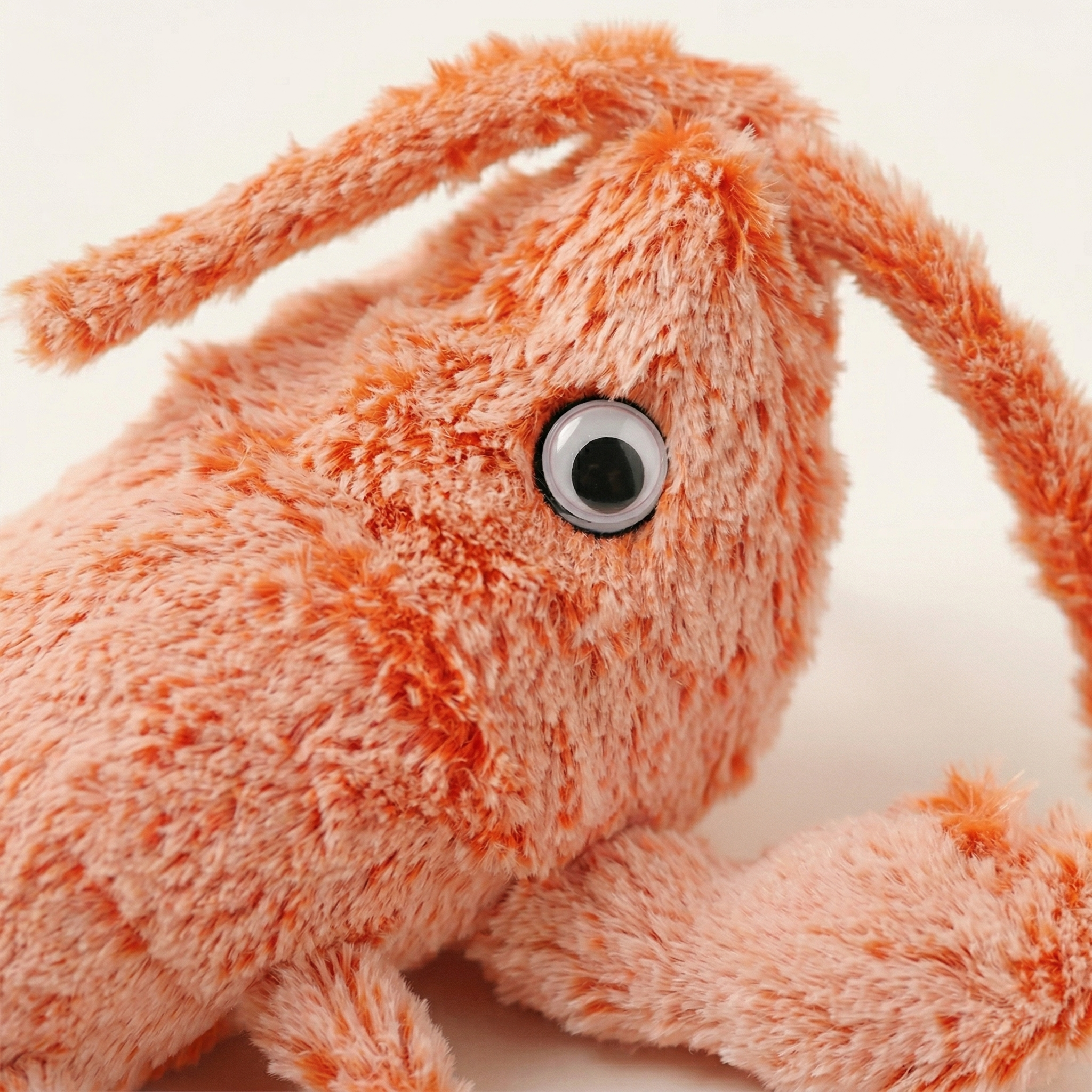 The Snap — Motion-activated dog toy detail